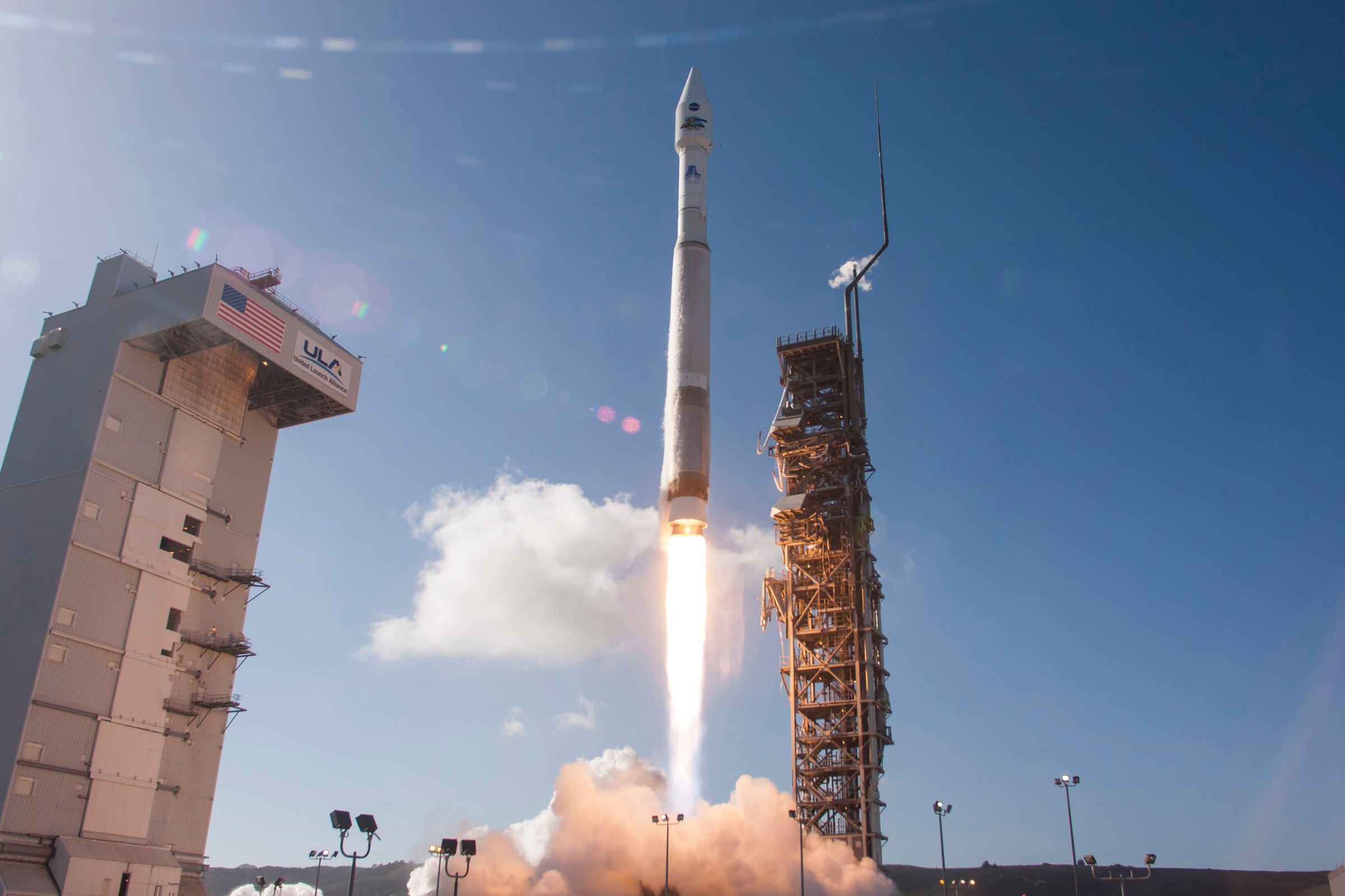 A ULA Atlas V rocket with NASA’s Landsat Data Continuity Mission (LDCM) satellite lifts off from Space Launch Complex 3 at Vandenberg Air Force Base, CA., on Feb. 11, 2013. Photo by United Launch Alliance