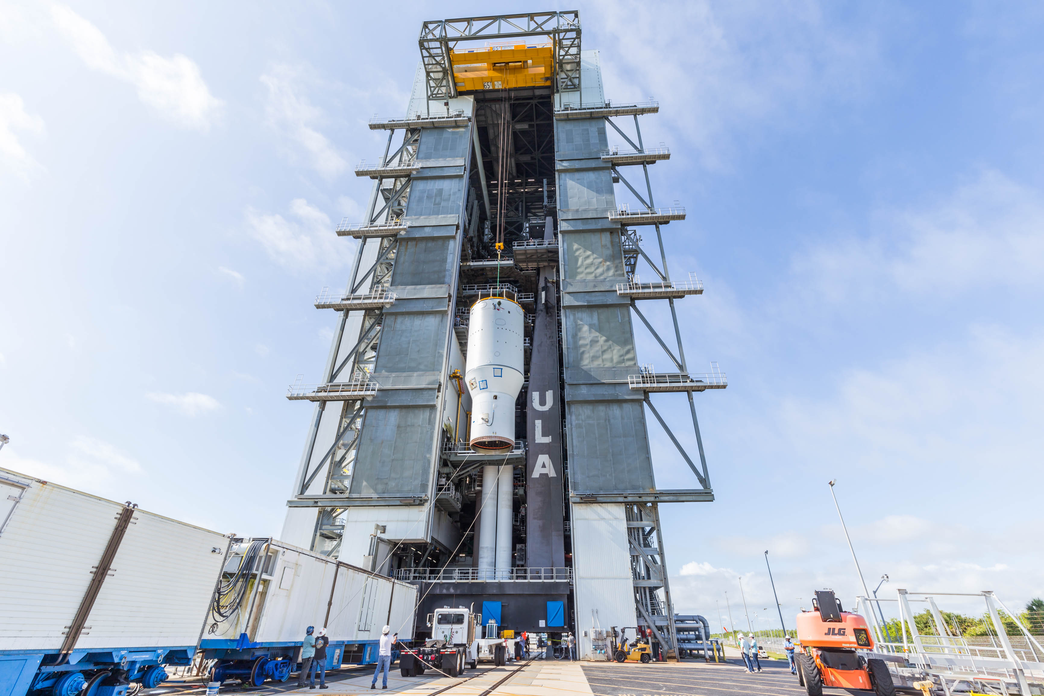 USSF-12: ULA stacks Atlas V rocket for Space Force launch